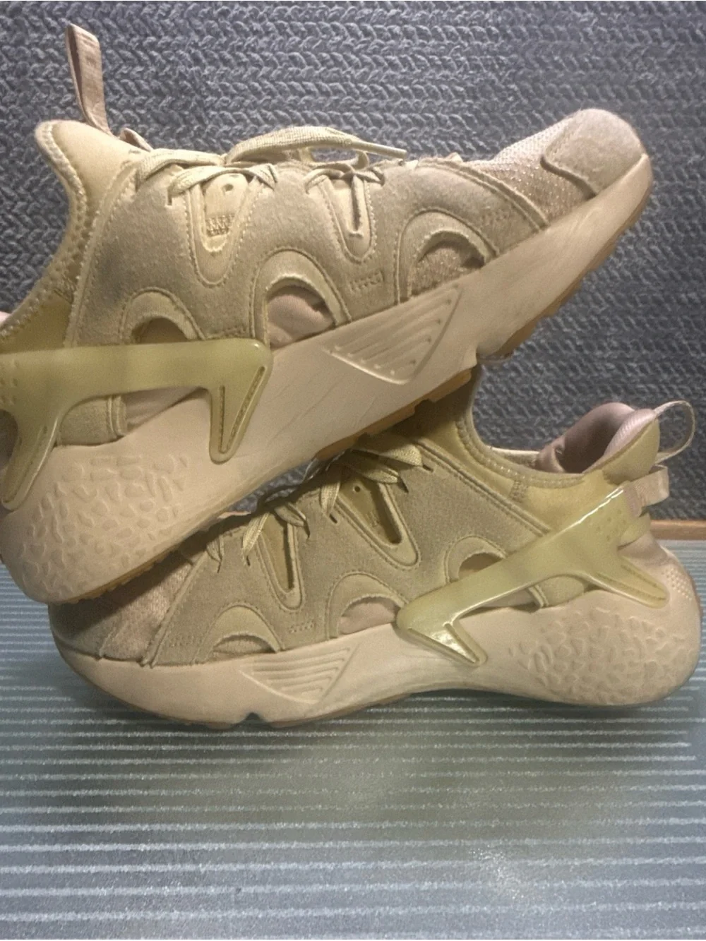 Huarache City Low   Tan Performance Sneakers